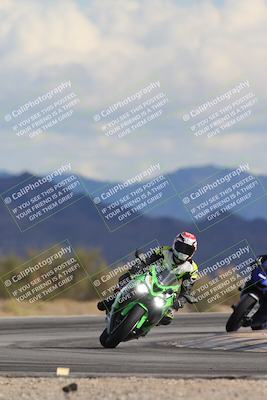 media/Nov-16-2025-Race Pace (Sun) [[8c5fa54630]]/Non Verified Riders (1st 20 Minutes)/5-Turn 15 (110pm)/